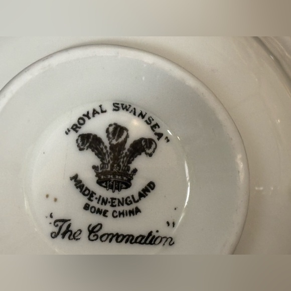 4 Pcs of Vintage Royal Swansea 'The Coronation' Made in England - Picture 6 of 11